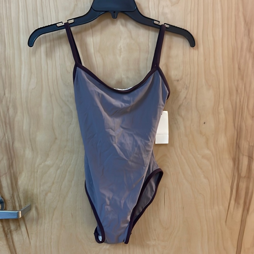 NEW w/tags Women’s Calvin Klein Basic Maillot One Piece Swimsuit Size  8